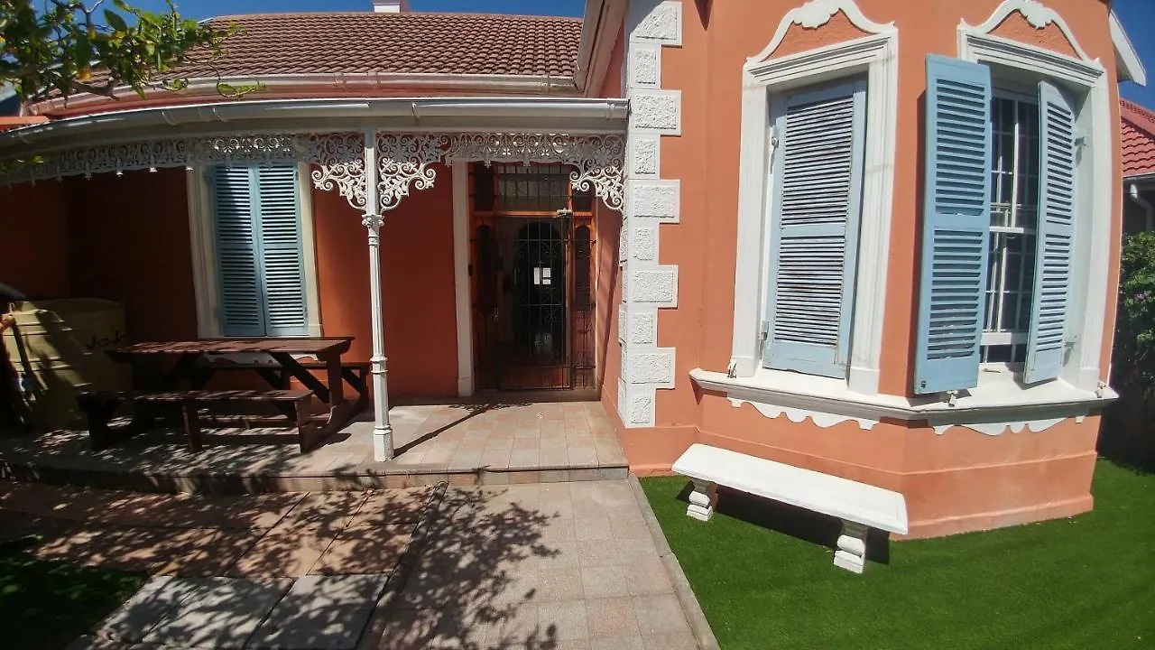 Spacious Backpacker Accommodation Cape Town Hostel